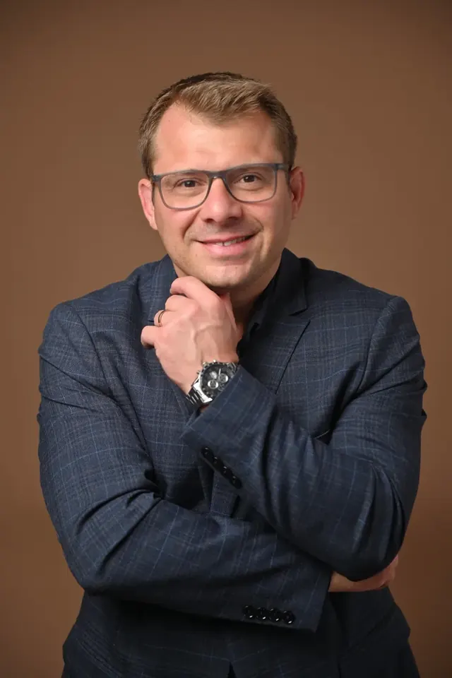 Dr. Marcos Honorato